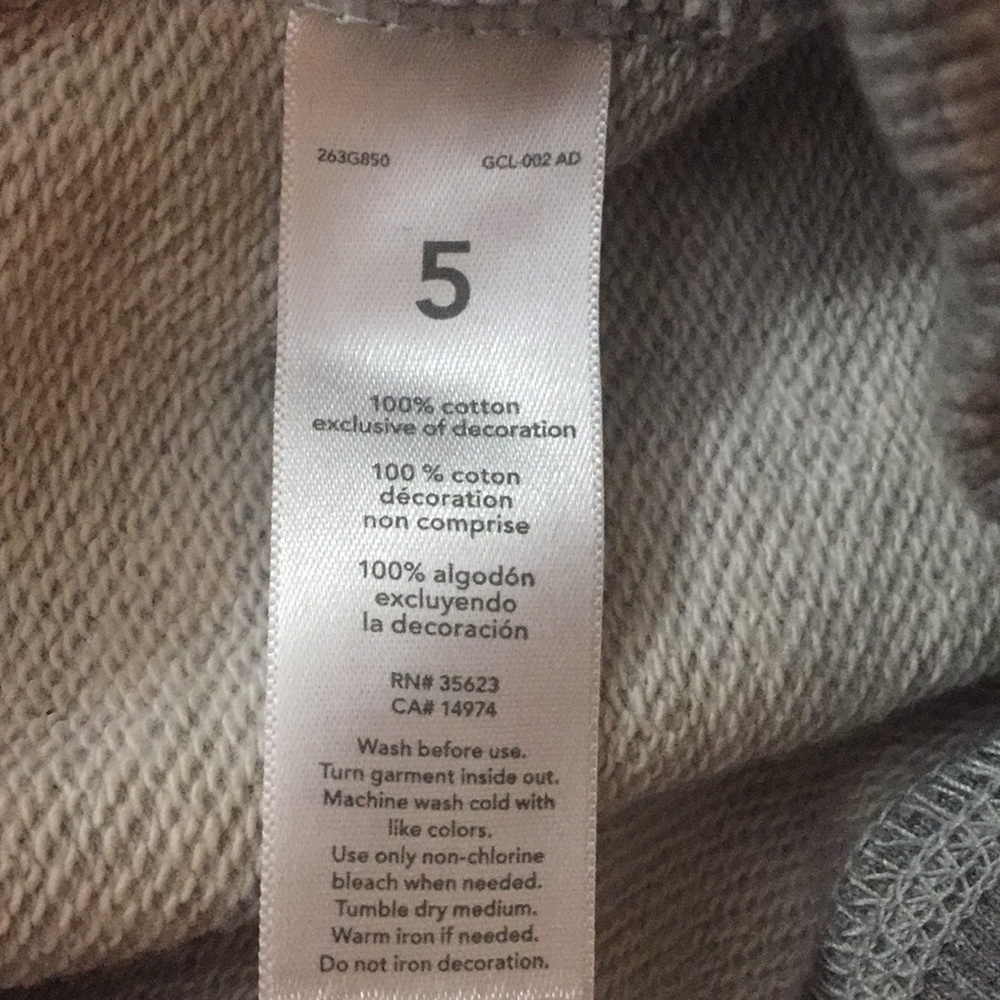 Carter’s Pullover - Picture 4 of 4